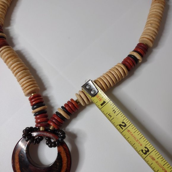 Very Cool Wooden Bead And Pendant Necklace 19 Inches Long - Picture 12 of 13